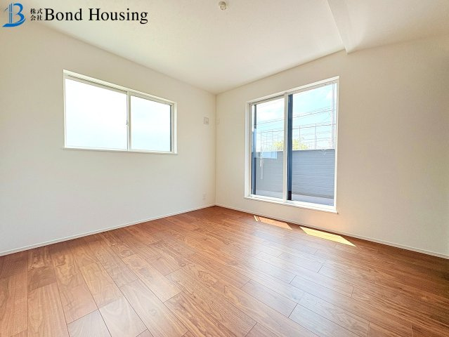 並列２台駐車・西神中央駅徒歩２５分・狩場台　全２棟　２号地の洋室