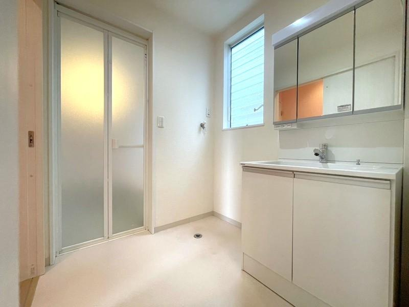 高知市瀬戸南町1丁目　中古戸建ての洗面所