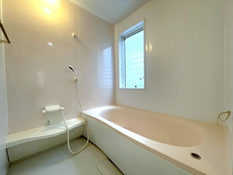 高知市瀬戸南町1丁目　中古戸建ての浴室