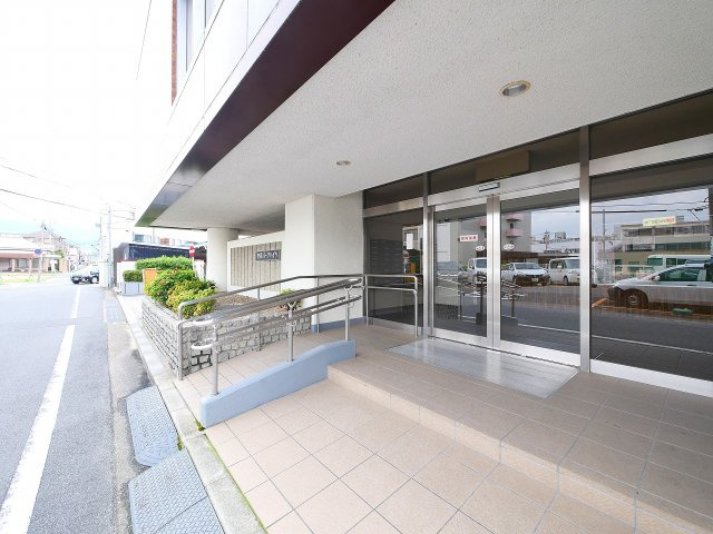 奈良パークハイツのエントランス|清潔なエントランスです