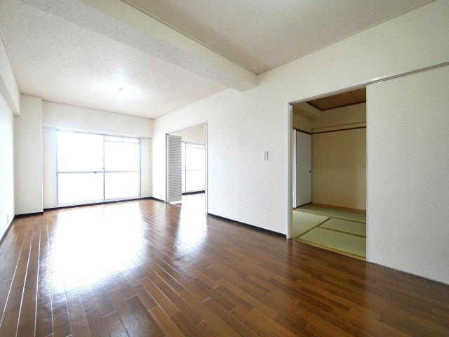 奈良パークハイツの居間・リビング|ゆったり過ごせる居間です