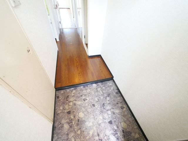 奈良パークハイツの玄関