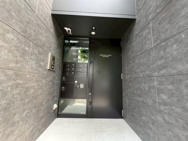 神戸甲南山手アパートメントのエントランス