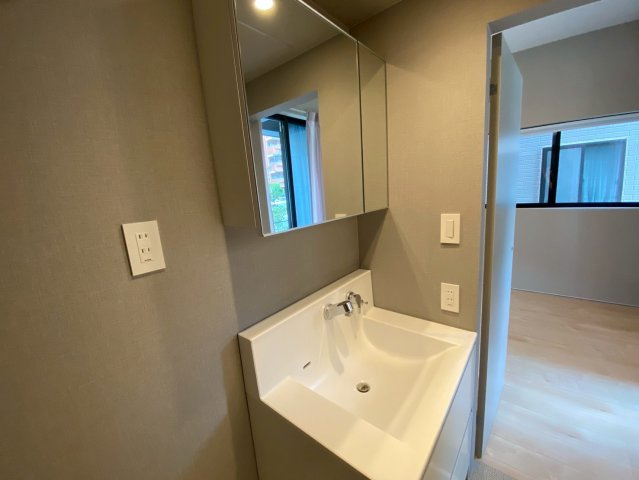 神戸甲南山手アパートメントの洗面所