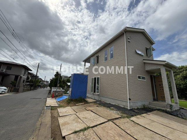 東酒々井２　新築戸建ての前面道路含む現地写真