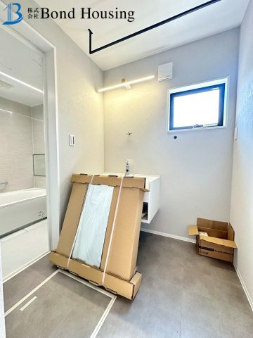 山電　林崎松江海岸駅 徒歩10分　明石市林３丁目　新築戸建の玄関