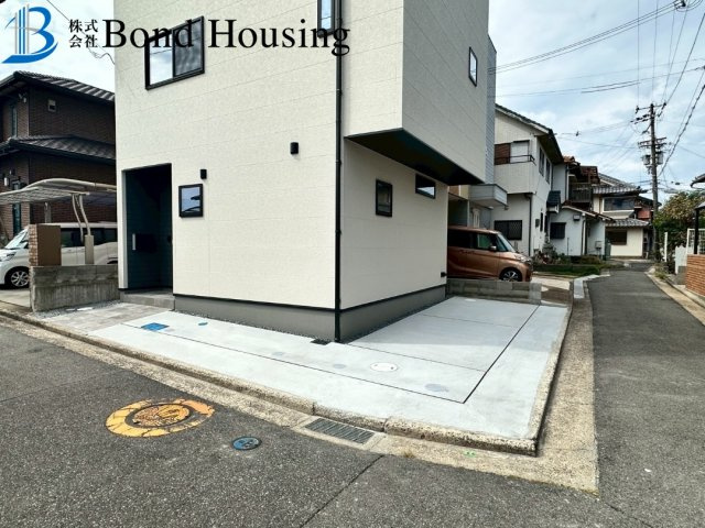 山電　林崎松江海岸駅 徒歩10分　明石市林３丁目　新築戸建の駐車場