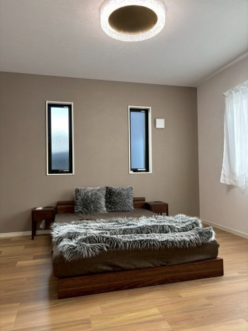 PEAKS山の田中央の洋室