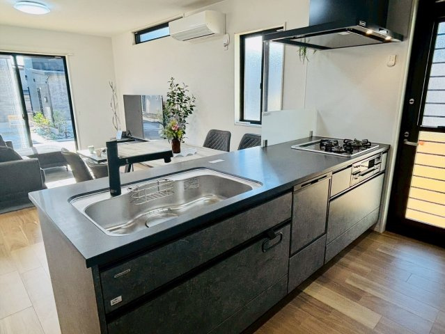 PEAKS山の田中央のキッチン