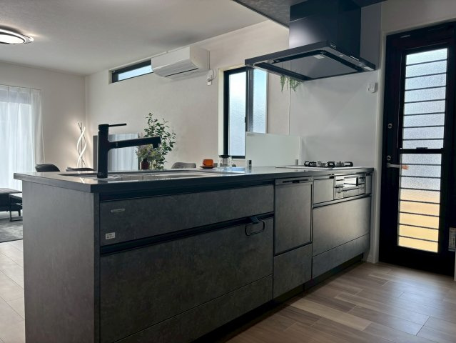 PEAKS山の田中央のキッチン