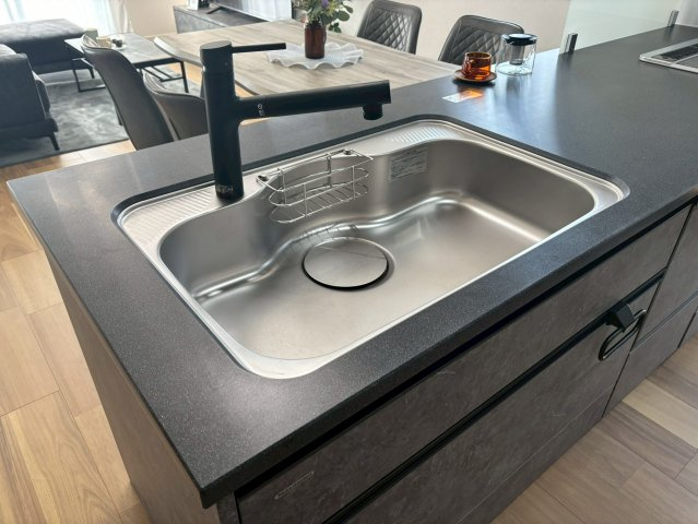 PEAKS山の田中央のキッチン