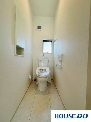 太田市龍舞町6期のトイレ|白を基調とした清潔感のあるトイレです