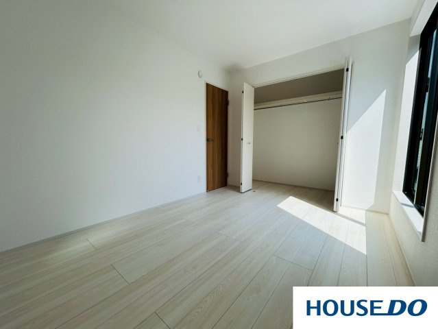 太田市龍舞町6期の洋室|シンプルな洋室なので様々なインテリアに合わせられそうです◎