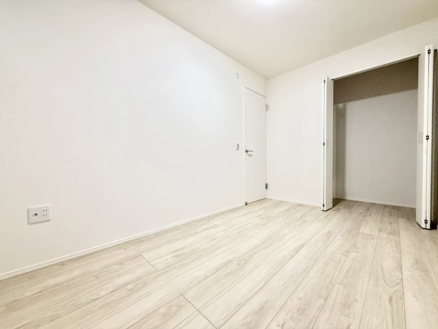 豊島区上池袋3丁目　新築戸建　残2棟の洋室|白を基調としたお部屋は光を反射するため、お部屋が明るく美しく見えますね！