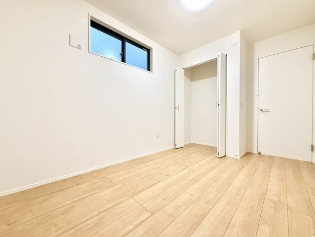 豊島区上池袋3丁目　新築戸建　残2棟の洋室|各部屋に窓を設置！明るい日差しが降り注ぐ心地よい室内は、日々の暮らしに安らぎを与えてくれます。