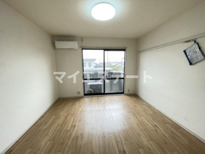 【居間・リビング】 | メゾン北町 | 別部屋写真