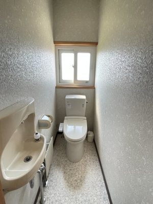 【トイレ】 | 合子沢松森店舗付き戸建 | 温水洗浄便座