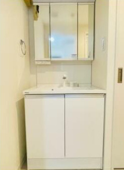 サーパス大博通りの独立洗面台