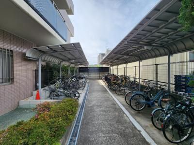 ユニロイヤル四条大宮の駐車場|駐輪場