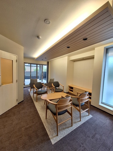 （シニア限定）アクアヘーベルヴィレッジのロビー|ロビーに談話スペース有