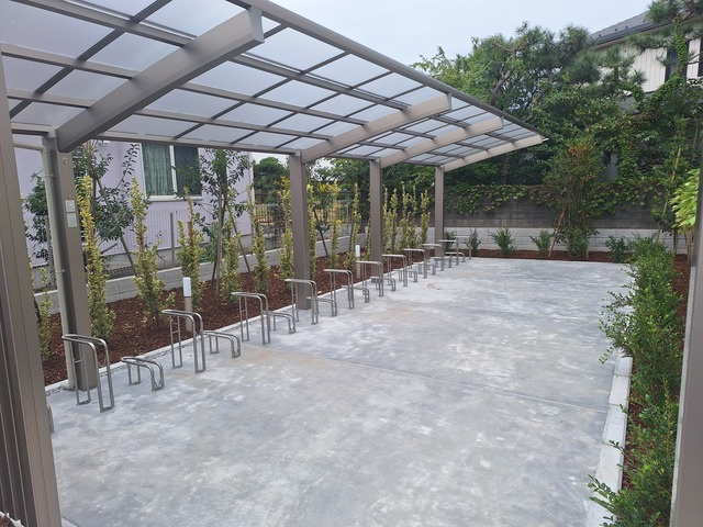 （シニア限定）アクアヘーベルヴィレッジのその他共用部分|屋根付きの駐輪場