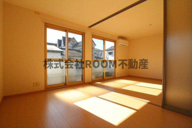 リーフレットエコー　Ⅲ号館の居間・リビング|ゆったりとした居間です