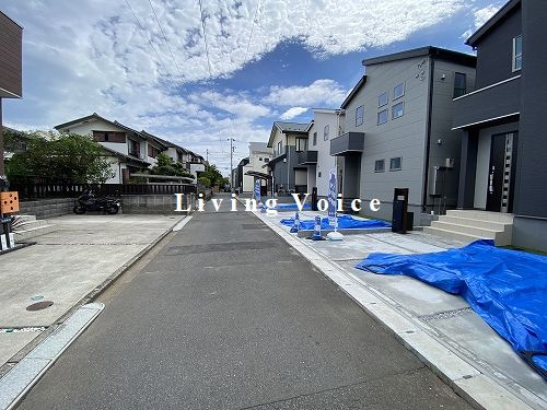【前面道路含む現地写真】 | 【仲介手数料０円】茅ヶ崎市松浪2丁目　新築一戸建て　3号棟　全3棟 | 【仲介手数料０円】茅ヶ崎市松浪2丁目　新築一戸建て　全3棟