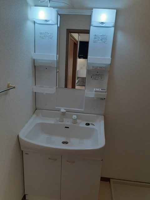 アヴニールⅡの洗面所