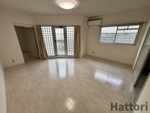 ヴィラウッドランドⅡの居間・リビング