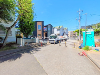 【前面道路含む現地写真】