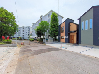 【前面道路含む現地写真】