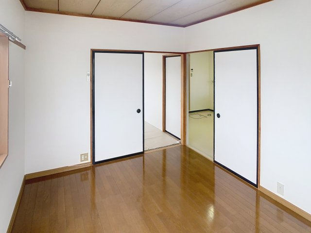 レジデンス高橋Aの洋室