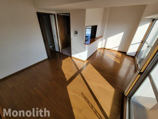 ソワール新檜尾台六号棟の居間・リビング