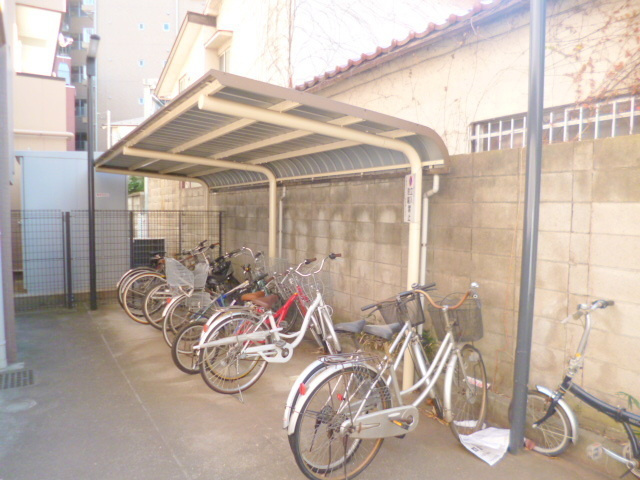 アベイユ国立のその他共用部分|★うれしい屋根付きの駐輪場です★