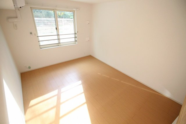 舞子坂ヒルズⅡの寝室|※お部屋により仕様が異なる場合があります※