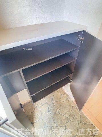 直方市新知町のアパートの収納