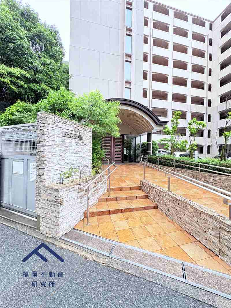 エクセレンス荒江のエントランス