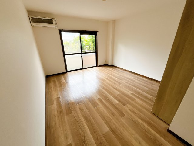 グレイスK.O.M　Iの洋室|別部屋同一間取りのお写真となります。