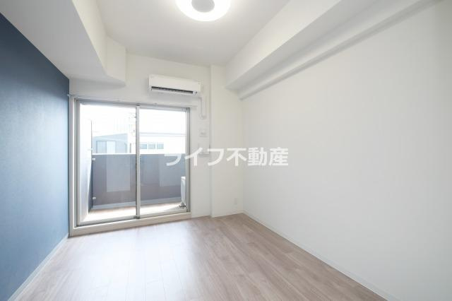 プレサンスＯＳＡＫＡ東成中本ハーヴィルの居間・リビング