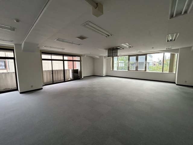 大沢建設　第7ビルの内装