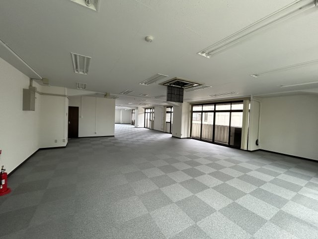 大沢建設　第7ビルの内装