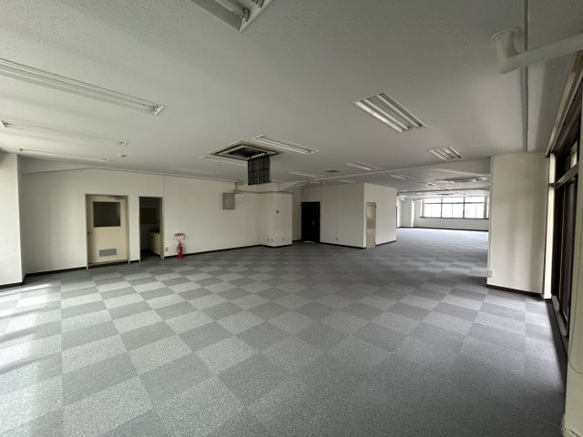 大沢建設　第7ビルの内装