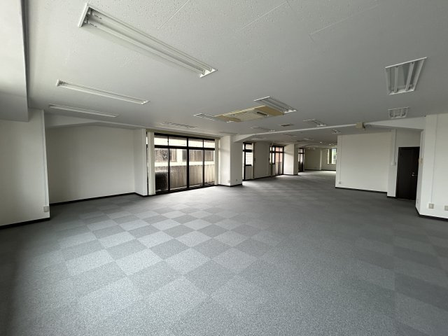 大沢建設　第7ビルの内装