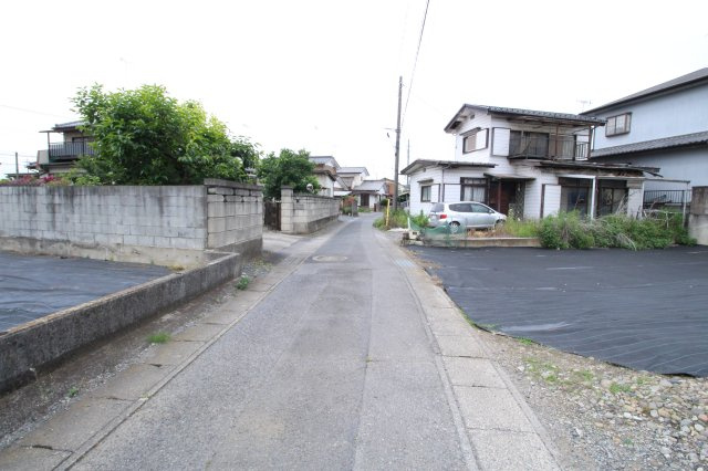 筑西市小川の前面道路含む現地写真|西側公道を南側から撮影しました！