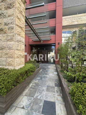 エスティメゾン京橋のエントランス