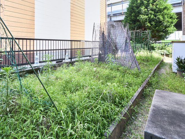 【庭】 | 小牧市大字二重堀/中古住宅 | 家庭菜園スペース