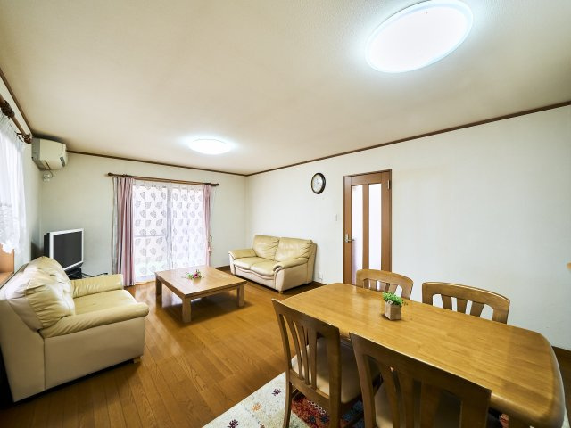 【居間・リビング】 | 小牧市大字二重堀/中古住宅