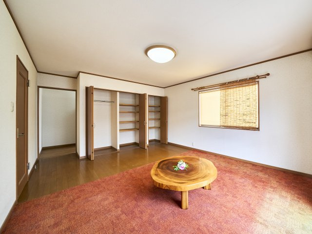 【洋室】 | 小牧市大字二重堀/中古住宅 | 2階洋室