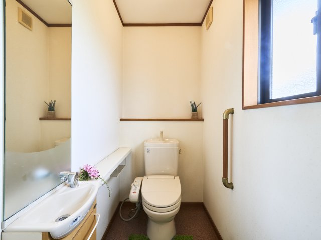 【トイレ】 | 小牧市大字二重堀/中古住宅 | 2階トイレ