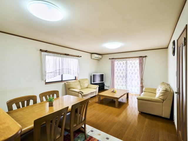 【居間・リビング】 | 小牧市大字二重堀/中古住宅